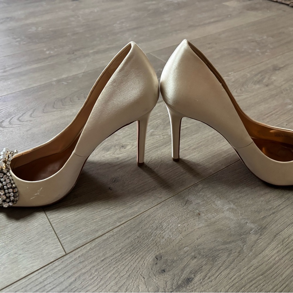 Badgley Mischka Pearl Embellished Heels - Picture 4 of 7